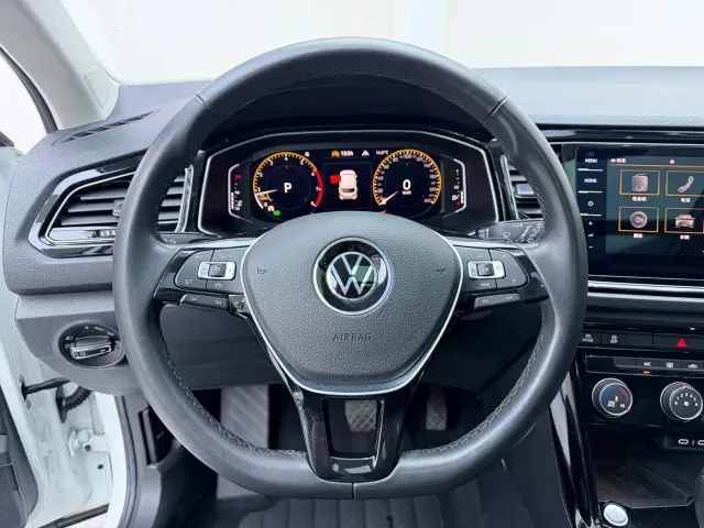 Volkswagen T-Roc — Фото автомобиля 11