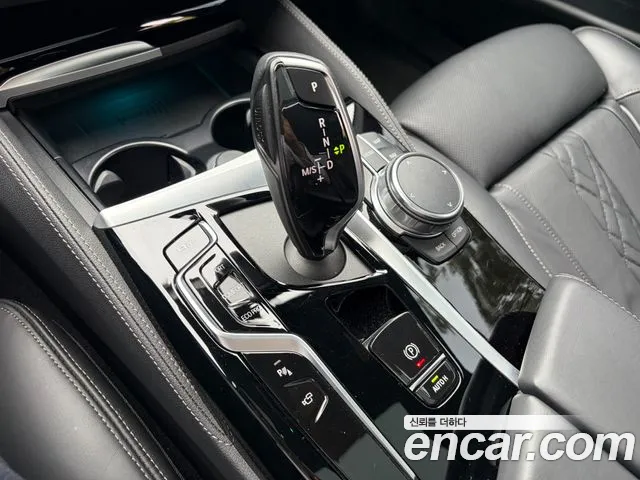 BMW 5 Series G30 — Фото автомобиля 9