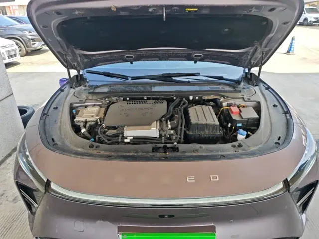 Exeed Exlantix ES 2025 Range Extender Max Urban Assist — Фото автомобиля 19