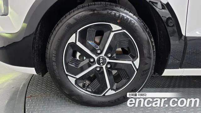 Kia Niro Prestige — Фото автомобиля 5
