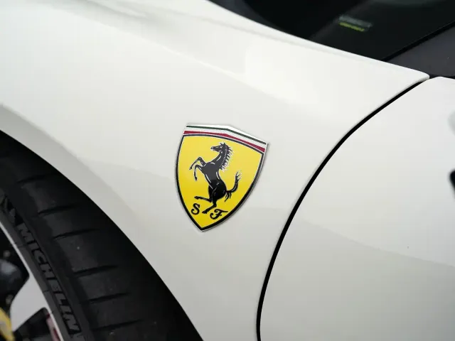 Ferrari SF90 — Фото автомобиля 8