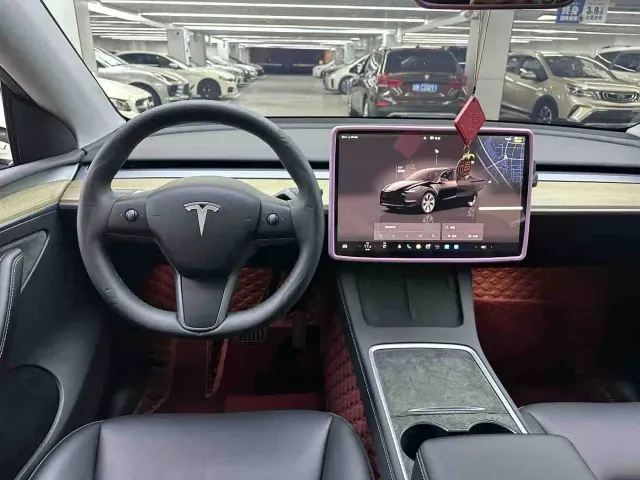 Tesla Model Y — Фото автомобиля 5