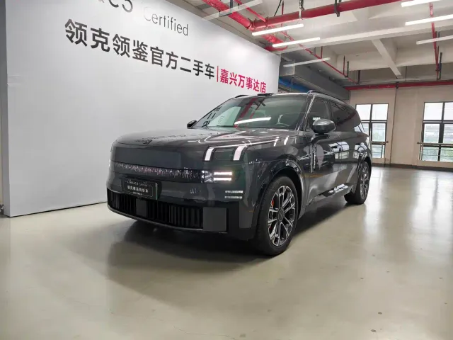 Фотография автомобиля — Lynk & Co 900