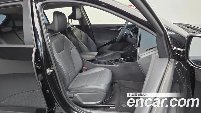 Kia Niro — Фото автомобиля 16