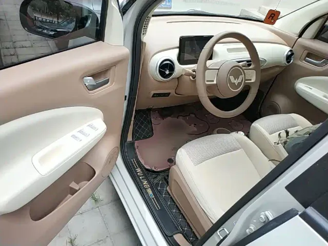Wuling Hongguang Mini EV — Фото автомобиля 15