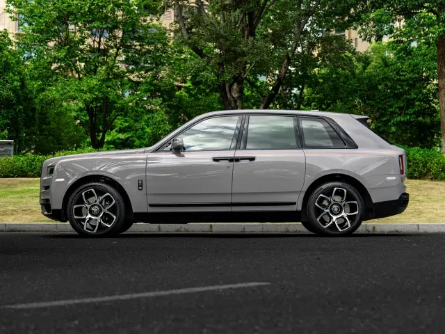 Rolls-Royce Cullinan — Фото автомобиля 18