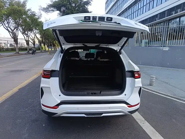 BYD Song PLUS — Фото автомобиля 18