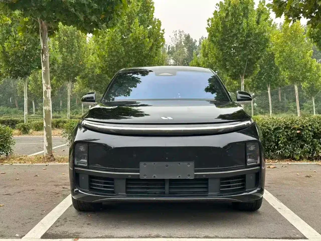 Li Auto L7 — Фото автомобиля 2
