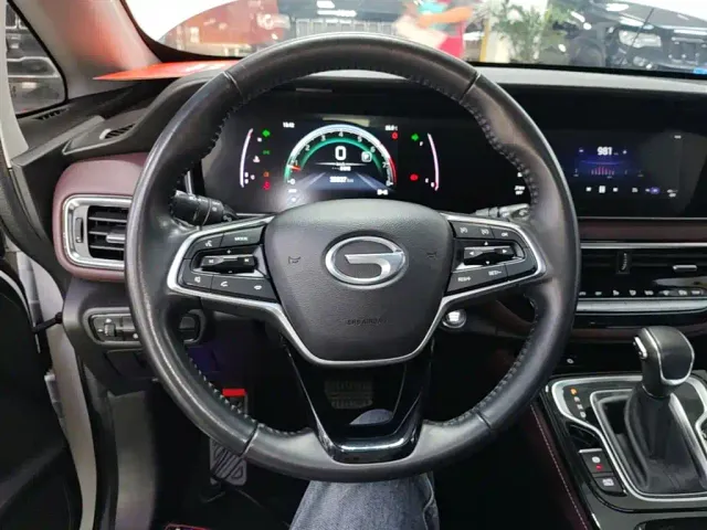 GAC Trumpchi M6 — Фото автомобиля 10