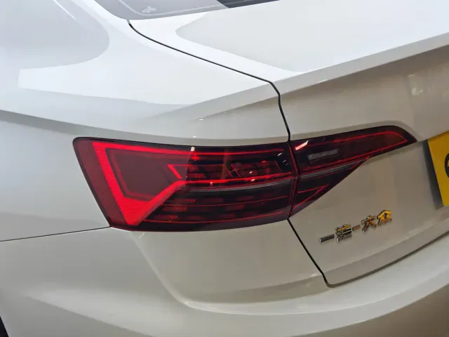 Volkswagen Sagitar — Фото автомобиля 7