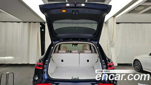 Genesis GV70 2.5T Бензин 2WD — Фото автомобиля 20