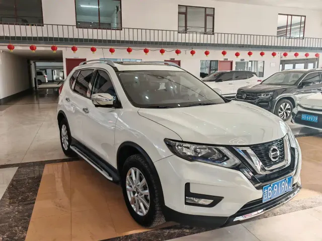 Nissan X-Trail — Фото автомобиля 3