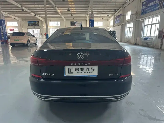 Volkswagen Passat — Фото автомобиля 5
