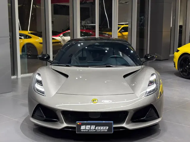 Lotus Emira — Фото автомобиля 3