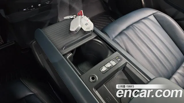 Kia EV9 — Фото автомобиля 30