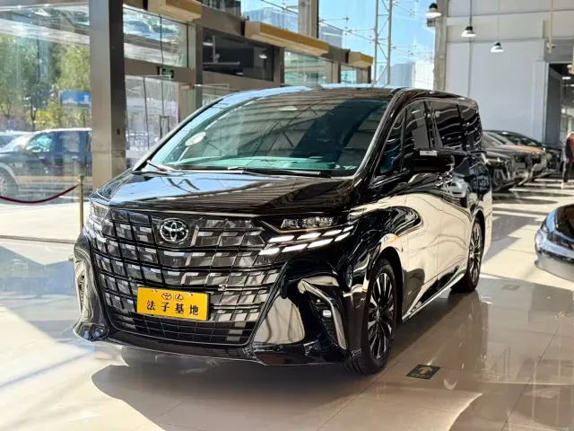 Toyota Alphard — Фото автомобиля 3