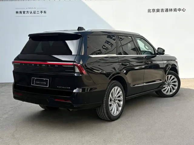 Lincoln Navigator — Фото автомобиля 5