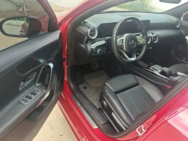 Mercedes-Benz A-Class — Фото автомобиля 11