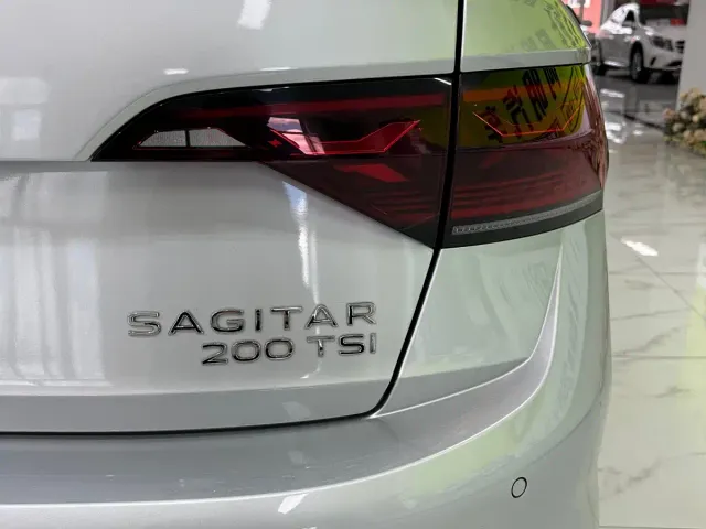 Volkswagen Sagitar — Фото автомобиля 8