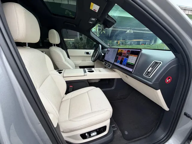 Li Auto L8 — Фото автомобиля 20