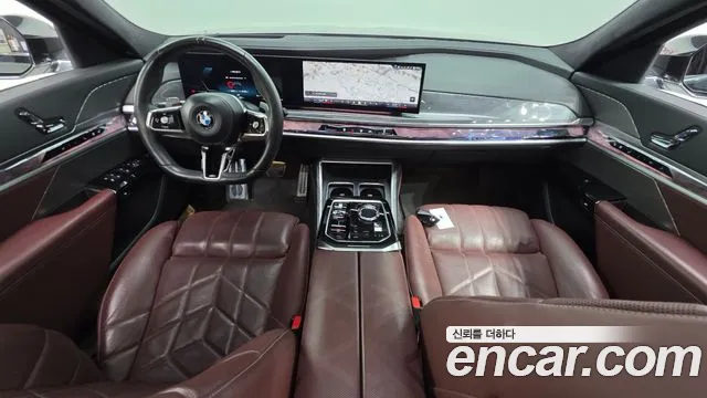 BMW 7 Series G70 — Фото автомобиля 10