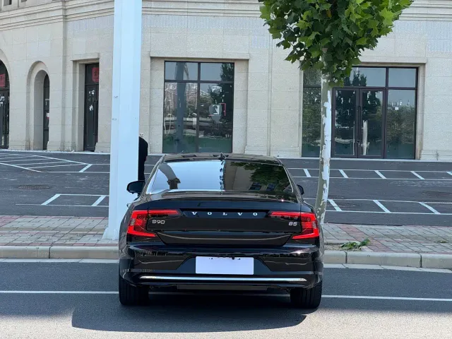 Volvo S90 — Фото автомобиля 15