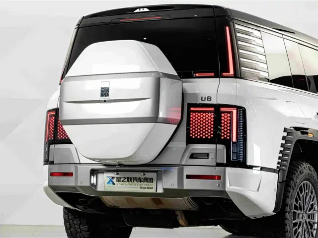BYD U8 — Фото автомобиля 7