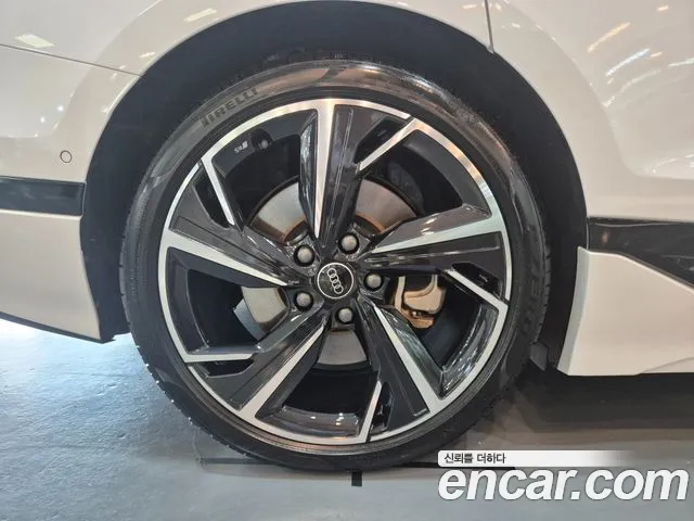 Audi A6 e-Tron — Фото автомобиля 5