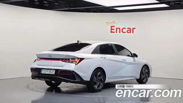 Hyundai AVANTE — Фото автомобиля 2