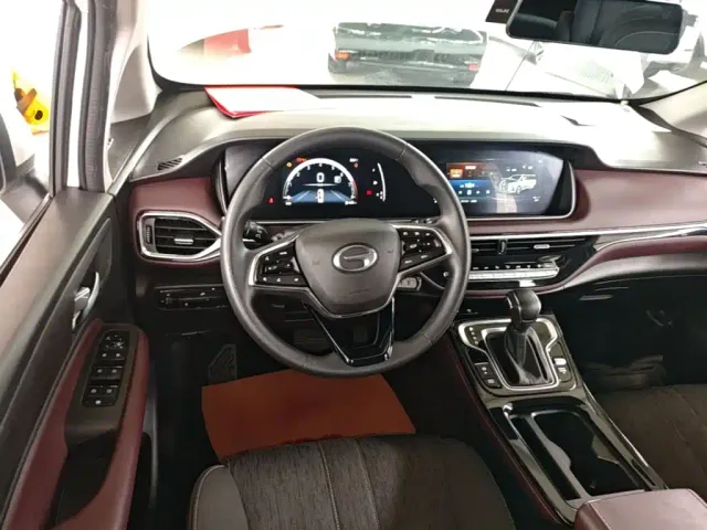 GAC Trumpchi M6 — Фото автомобиля 10