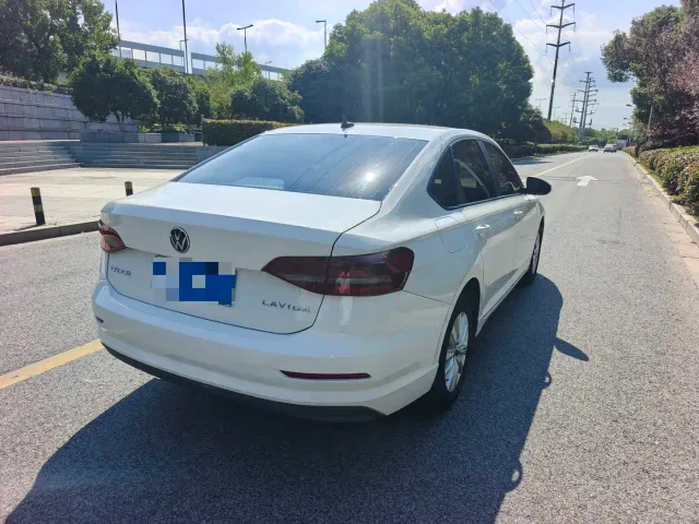 Volkswagen Lavida — Фото автомобиля 4