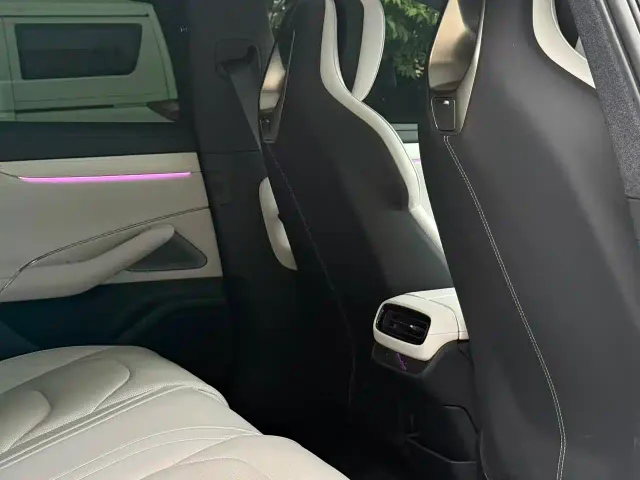 Xiaomi SU7 — Фото автомобиля 7