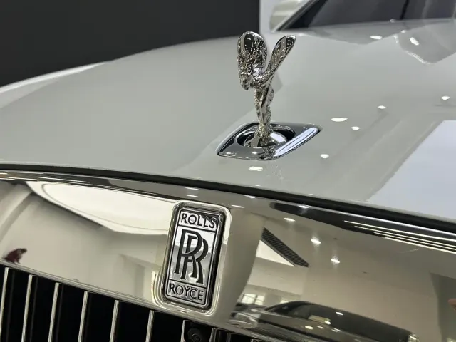 Rolls-Royce Ghost — Фото автомобиля 8