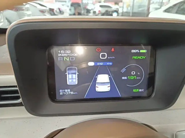 Wuling Hongguang Mini EV — Фото автомобиля 11
