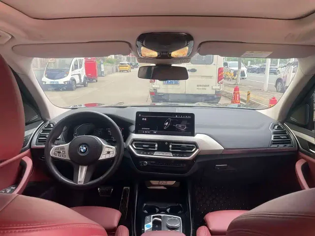 BMW iX3 — Фото автомобиля 6
