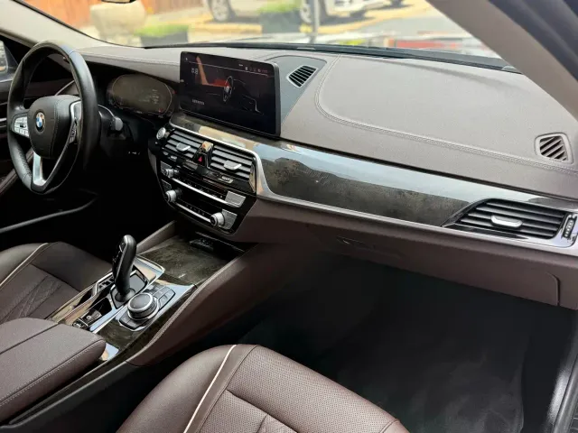 BMW 5 Series — Фото автомобиля 7