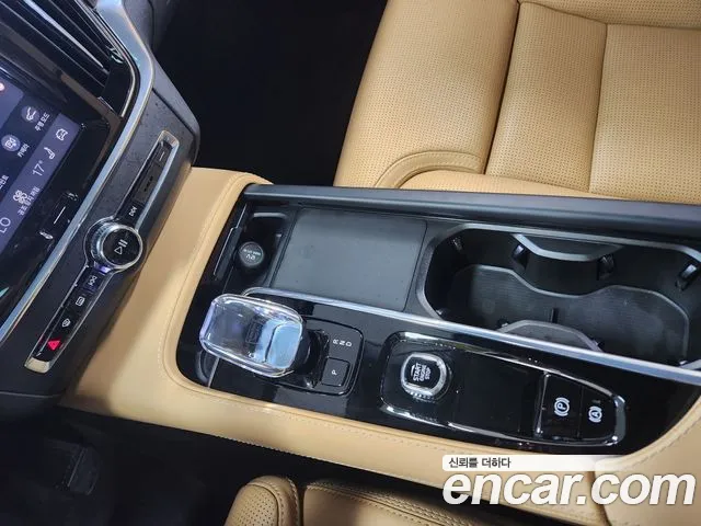 Вольво V90 — Фото автомобиля 12