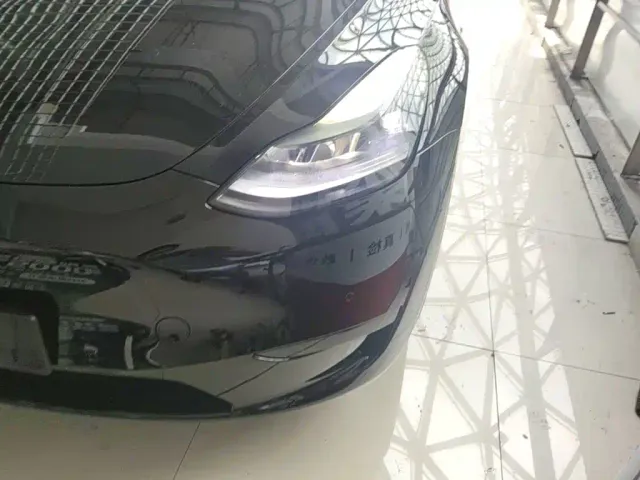 Tesla Model Y — Фото автомобиля 23