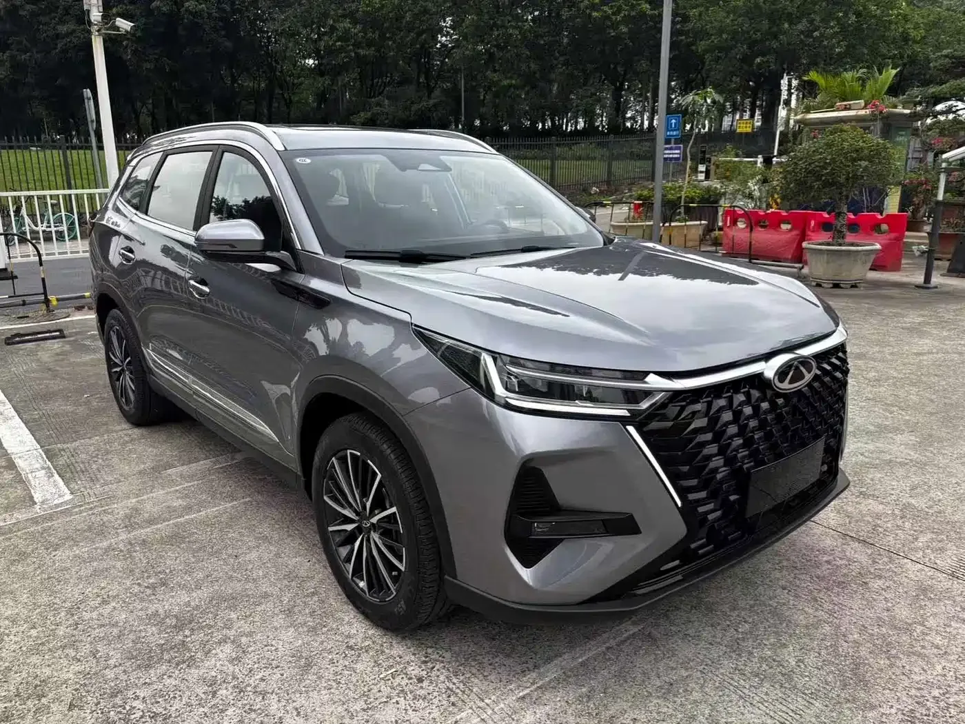 Chery Tiggo 8 PRO 2025 290T 2WD Premium Edition — Фото автомобиля 3