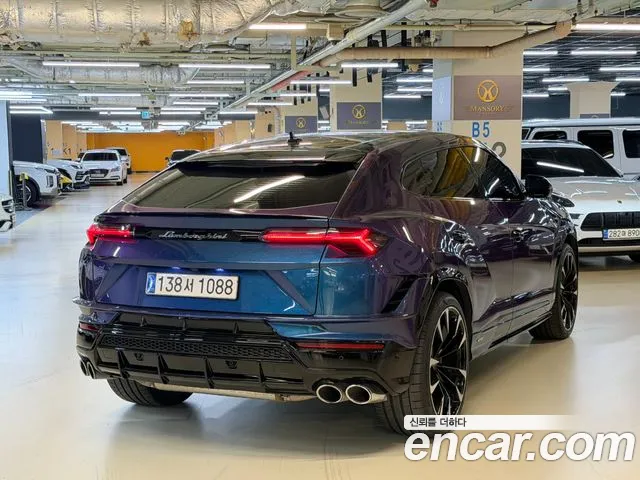 Lamborghini Urus — Фото автомобиля 3