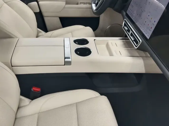 Li Auto L7 — Фото автомобиля 5