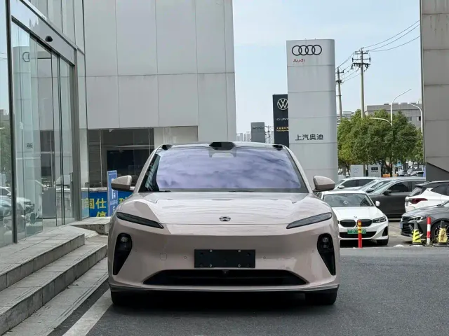 Nio ET5 — Фото автомобиля 2