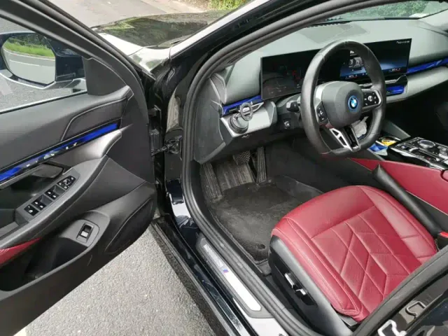 BMW i5 — Фото автомобиля 15