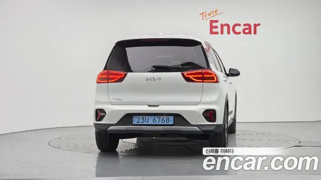 Kia Niro — Фото автомобиля 4