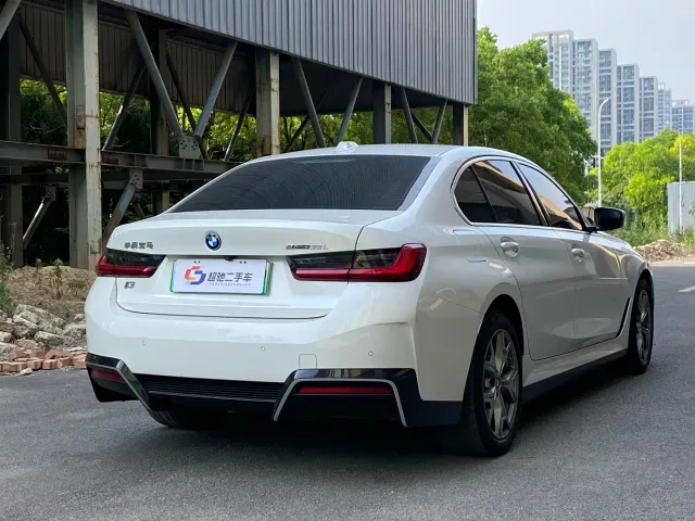 BMW i3 — Фото автомобиля 3
