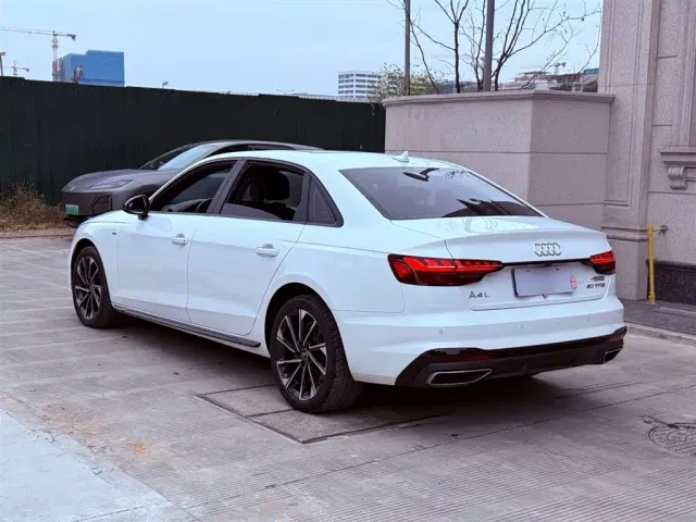 Audi A4L — Фото автомобиля 7