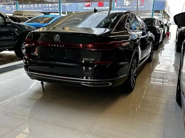 Volkswagen Passat — Фото автомобиля 7