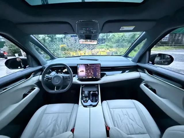 ZEEKR Zeekr 009 2024 6-seat Executive AWD 108kWh — Фото автомобиля 18