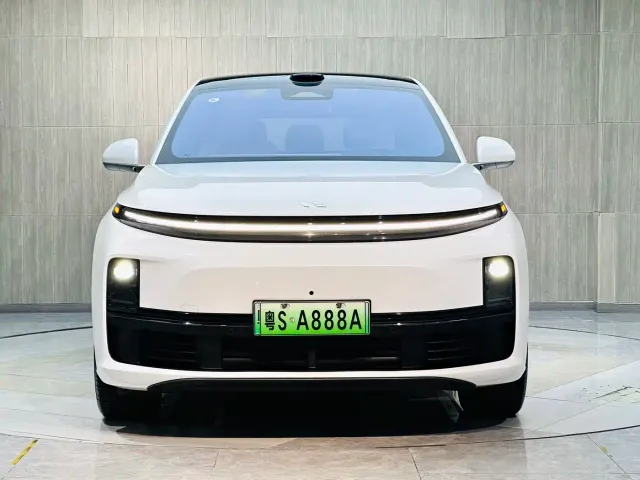Li Auto L7 — Фото автомобиля 2