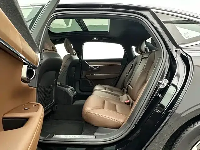 Volvo S90 — Фото автомобиля 13